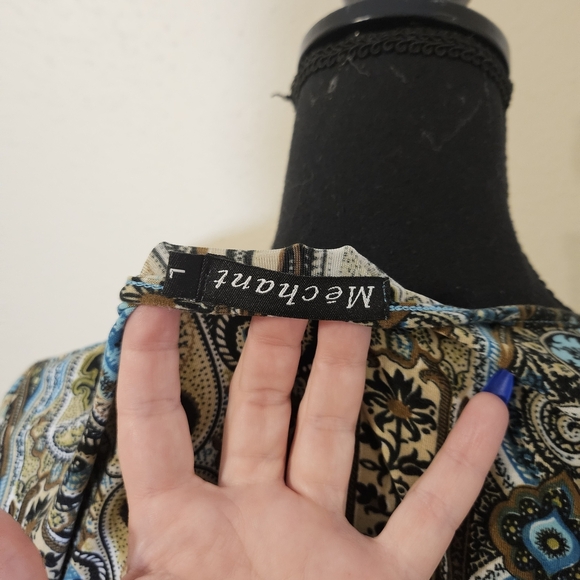 Elegant Paisley Print Women's Top - Picture 2 of 7